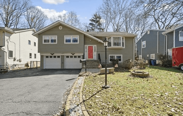 447 W Park Drive, New Milford